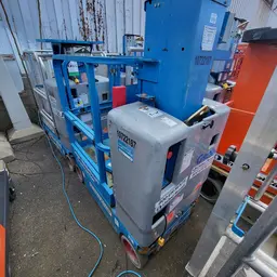 2018 Genie GR-12 Self-Propelled One-Person Lift