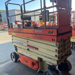 2017 JLG 2632ES Scissor Lift