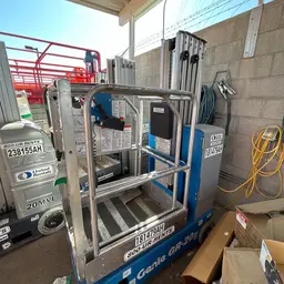 2016 Genie GR-20 Self-Propelled One-Person Lift