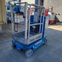2018 Genie GR-20 Self-Propelled One-Person Lift