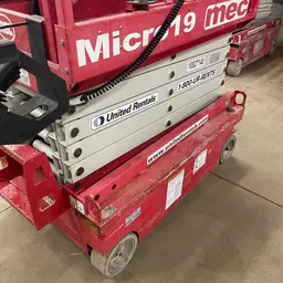 2018 MEC MICRO 19 Scissor Lift
