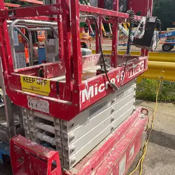 2018 MEC MICRO 19 Scissor Lift