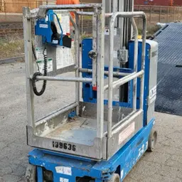 2017 Genie GR-20 Self-Propelled One-Person Lift