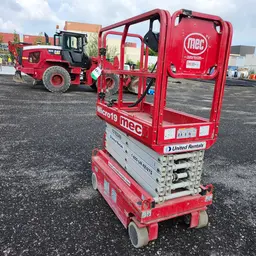 2018 MEC MICRO 19 Scissor Lift