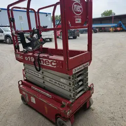 2018 MEC MICRO 19 Scissor Lift