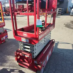 2018 MEC MICRO 19 Scissor Lift