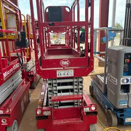 2018 MEC MICRO 19 Scissor Lift