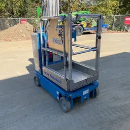 2017 Genie GR-20 Self-Propelled One-Person Lift