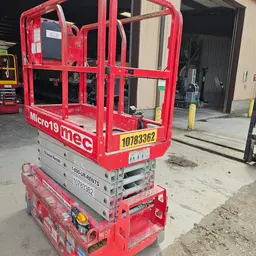 2018 MEC MICRO 19 Scissor Lift