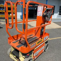 2016 JLG 1230ES Self-Propelled One-Person Lift