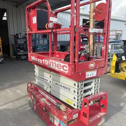 2019 MEC MICRO 19 Scissor Lift