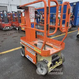 2015 JLG 1230ES Self-Propelled One-Person Lift