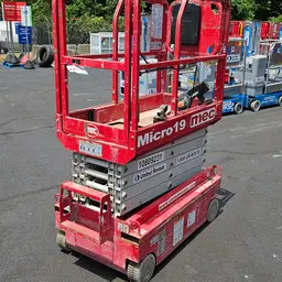 2018 MEC MICRO 19 Scissor Lift