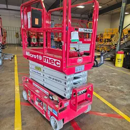 2018 MEC MICRO 19 Scissor Lift
