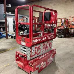 2018 MEC MICRO 19 Scissor Lift