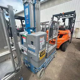2016 Genie GR-20 Self-Propelled One-Person Lift