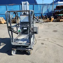 2017 JLG 20MVL Self-Propelled One-Person Lift