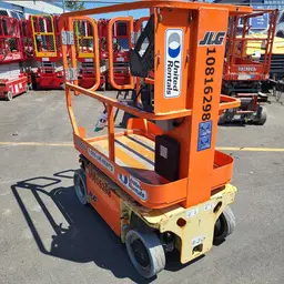 2018 JLG 1230ES Self-Propelled One-Person Lift
