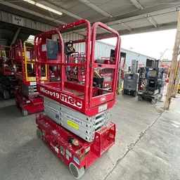 2018 MEC MICRO 19 Scissor Lift