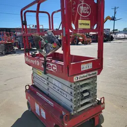 2018 MEC MICRO 19 Scissor Lift