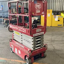 2018 MEC MICRO 19 Scissor Lift