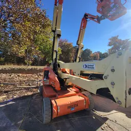2013 JLG E450AJ Articulating Boom Lift