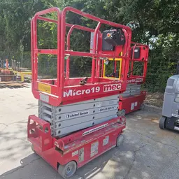 2018 MEC MICRO 19 Scissor Lift
