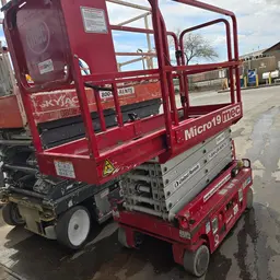 2018 MEC MICRO 19 Scissor Lift