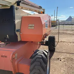 2013 JLG 800AJ Articulating Boom Lift