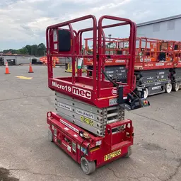 2018 MEC MICRO 19 Scissor Lift