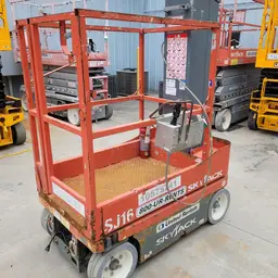 2017 Skyjack SJ16 Self-Propelled One-Person Lift