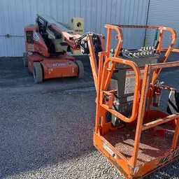 2016 JLG E400AJPN Articulating Boom Lift