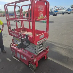 2018 MEC 1330SE Scissor Lift