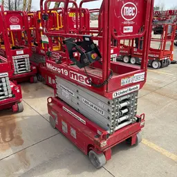 2019 MEC MICRO 19 Scissor Lift