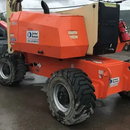 2013 JLG 800AJ Articulating Boom Lift