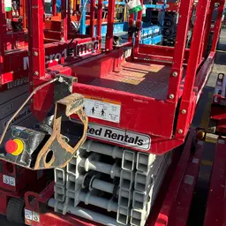 2018 MEC MICRO 19 Scissor Lift