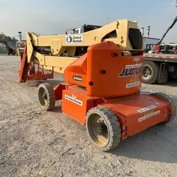 2015 JLG E450AJ Articulating Boom Lift