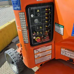 2015 JLG E400AJPN Articulating Boom Lift