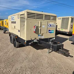 2019 Doosan XP825/HP750WCU Air Compressor