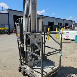 2020 JLG 41AM-DC Pusharound Lift