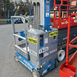 2017 Genie GR-20 Self-Propelled One-Person Lift