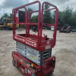 2018 MEC MICRO 19 Scissor Lift