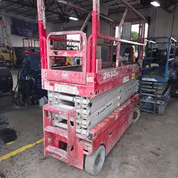 2017 MEC 2632SE Scissor Lift