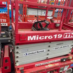 2019 MEC MICRO 19 Scissor Lift
