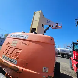 2017 JLG 800S Boom Lift